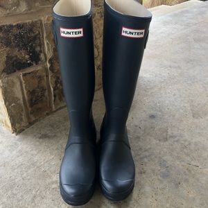 Navy Tall Hunter Rain boots ‼️SOLD‼️